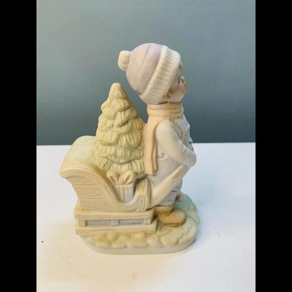 Vintage Bringing Home The Tree Figurine 1980's Christmas Around The World - Picture 3 of 12